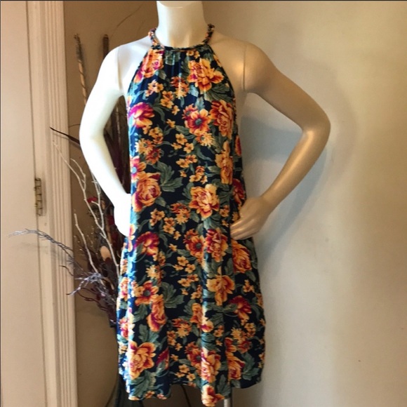 Floral Halter Dress - Picture 9 of 10